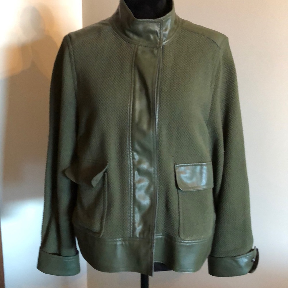 Perfect layer for work or play